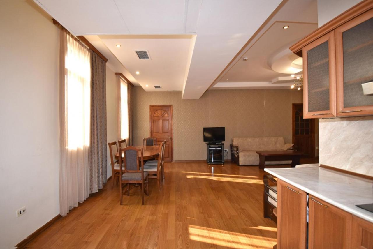 Abovyan Street 16, Apartment No 24 Yerevan Ngoại thất bức ảnh