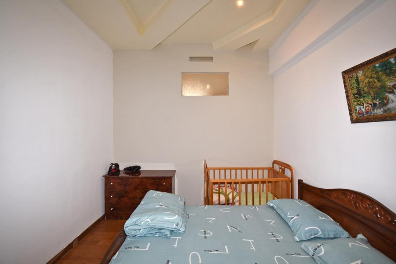 Abovyan Street 16, Apartment No 24 Yerevan Ngoại thất bức ảnh